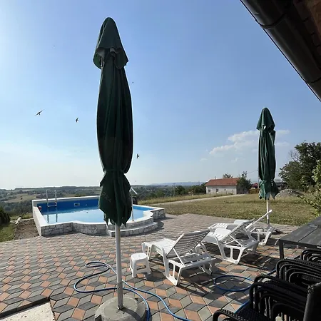 Kuca Pored Sunca Nyaraló *