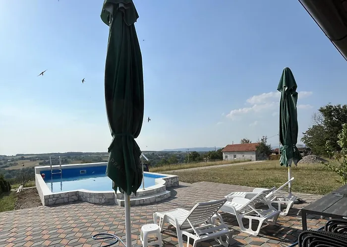 Kuca Pored Sunca بيت للعطل *